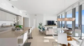 Beautiful Beachfront Penthouse - Image 2