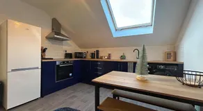 Parkway Court - Two bedroom, two bathroom open plan apartment - Image 3