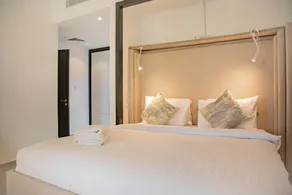 Spacious 1 bedroom Apartment with Breathtaking Pool and Beach Views - Image 2