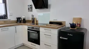 Stilvolle zwei Etagenwohnung, Parkplatz - Image 3