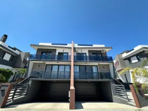 Iskele Bahçalar da Havuzlu Lüks Triplex Villa - Image 5