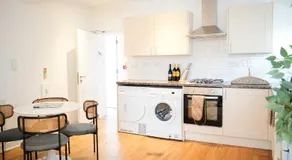 Fun Energetic Oasis in Islington - Sleeps6 - Image 2