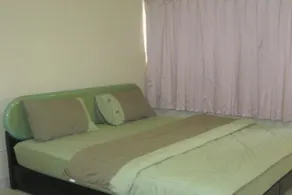 Charmante chambre chez l'habitant adaptée aux familles avec jardin | Vue ville - Image 3