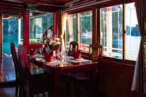 Cozy Bay Cruise - Image 5