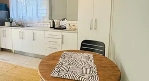 Robyns Nest Self Catering Cottage No1 - Image 3