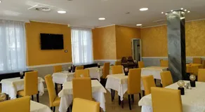 Hotel Tiffany - Image 2
