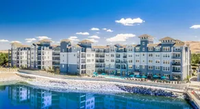 Appartement de vacances avec internet haut débit, piscine et barbecue | Vue lac - Image 2