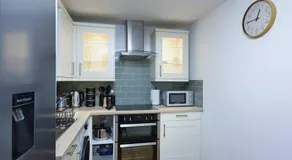 Perfect 3 Bedroom Accommodation for Contractors! - Image 4