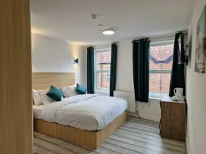 Crown House - Image 4