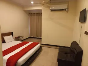 Hotel Tulip Inn Rawalpindi - Image 2