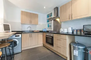 Modern Exeter City Cottage Howell Road - Image 4