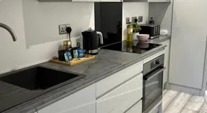 Luxury Retreat Beach House - Sleeps 6 - Image 3