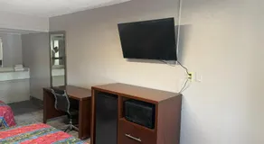 Crown Lodge - Image 3
