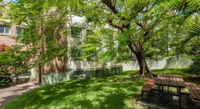 Indooroopilly Haven - Tranquil Stay with Easy City Access - Image 5