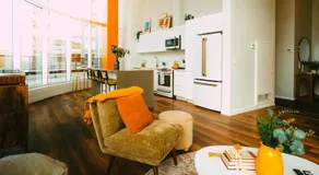 Penthouse - Luxe Stay with Views - Free Parking - Image 2