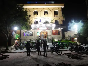 Hotel Taj Plaza, Just a 5-minute walk from the Taj Mahal 600 meters - Image 5