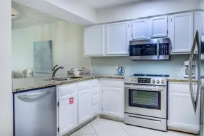 2 C, Three Bedroom Townhome - Image 4