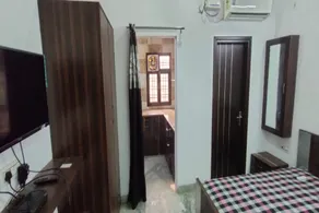 Hotel O Home Q67 Near Omaxe Gurgaon Mall - Image 2