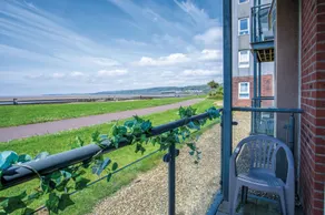 Beach View - 2 Bedroom Apartment - Llanelli - Image 4