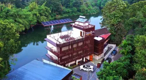 Tranquil Riverview Inn - Image 2