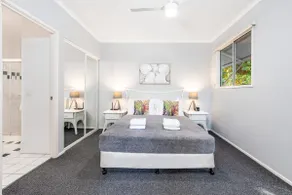 Trinity Beach 2BR Apartment; Pools, 500 m to beach - Image 2