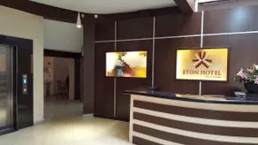 Eton Hotel - Image 5