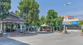 Cozzi by Grand Airport Resort - Image 4