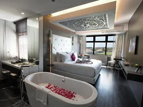 L Hotel Seminyak - Image 2