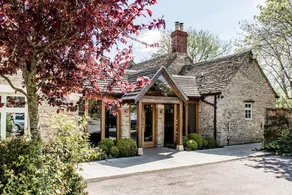 The Crown of Crucis Country Inn and Hotel - Image 3