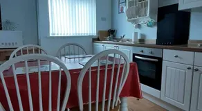 2 bedroom Chalet all to yourself, free parking, dogs welcome - Image 4