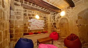 Dormitory shared hostel by Vallettastay - Image 3