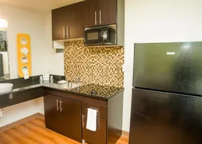 Days Inn & Suites Palestine - Image 3
