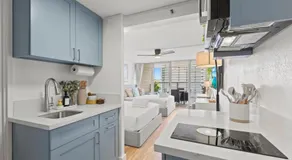 Newly Renovated Studio with Pool & Steps to Waikiki Beach - Image 4