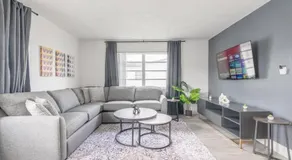 Ocean Whisper - Sleeps 11 - Palm Wave Stays - Image 2