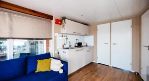 Floating Holiday Home - 15 mins to AMS - Image 5