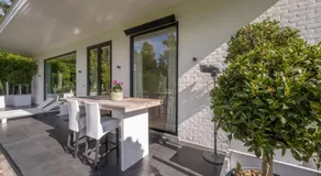 Elegant Guesthouse on Castle Domain near Bruges - Image 4