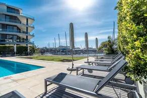 Elegant Waterfront Apartment with No Loadshedding - Image 4