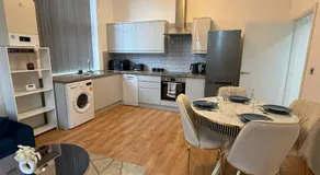 Luxury 1BR in Rochdale Centre - Image 3
