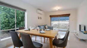 Modern 3B2B1C Home in Doreen - Image 3