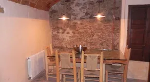 BAIX EMPORDÀ. Increíble casa en pueblo medieval - Image 4