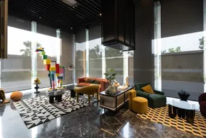 Premium Collins Boulevard Near Airport - Image 2