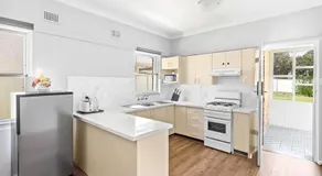 Rustic Single Room - Centrally Located at Narwee - Shared Bathroom - Image 3