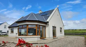 Fiáin Retreat, luxury, fire place, sun room - Image 5