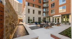 Wonderful 2BR Apartment at Crystal City - Image 3