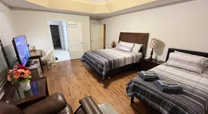 Comfortable Rooms in A Single Family House in Chapel Hill near UNC Duke RTP, with Massage Chair - Image 2
