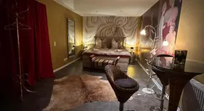 Luxurious Apartment with Sauna - Image 2