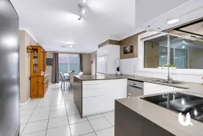 6 Bedroom Pool House Sleeps 15 Blue Mountains Penrith Group Accommodation - Image 3