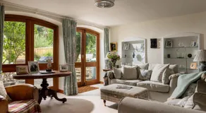 The Courtyard Suite - Image 2