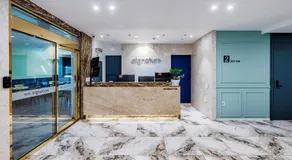 Hotel Signature - Image 2