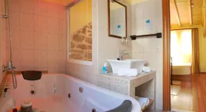 Authentic Luxury Rooms - Image 5